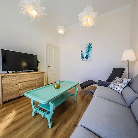 Bon Vivant Apartment